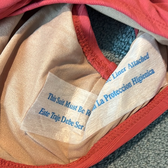 Women’s one piece swimsuit. 2097 - Picture 7 of 7